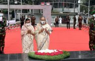 ৭ মার্চ উপলক্ষে জাতির পিতার প্রতিকৃতিতে প্রধানমন্ত্রীর শ্রদ্ধা