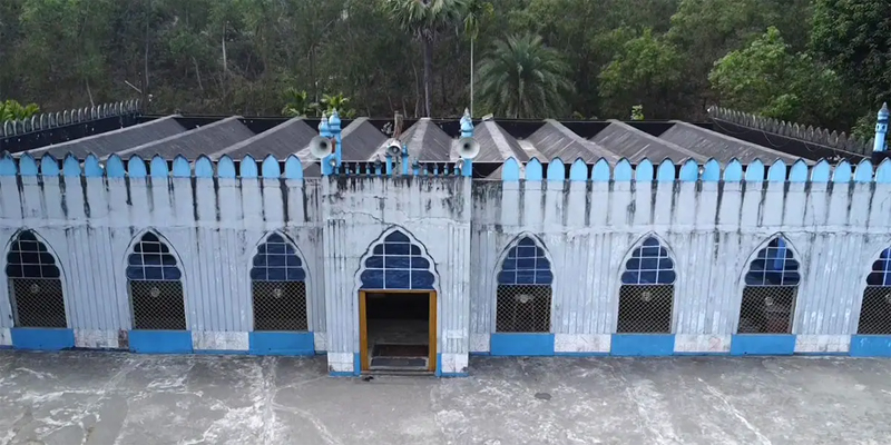 রাঙ্গামাটির কাপ্তাইয়ে দেশের একমাত্র পিলার বিহীন মসজিদ, নানান সংকটে জৌলশ হারাচ্ছে দিন দিন